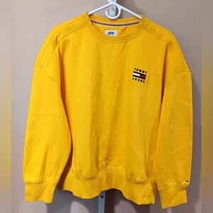 Tommy Hilfiger Adult (Size XL) Yellow Crew Neck Sweatshirt (NWOT)